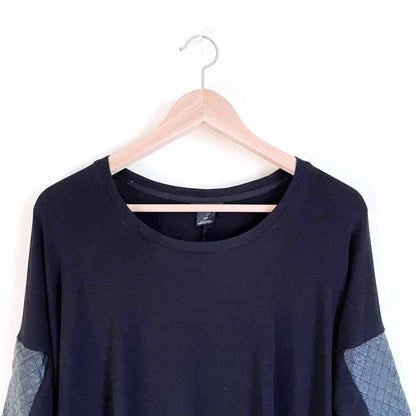 Club Monaco Regan tee with leather sleeve - size Small