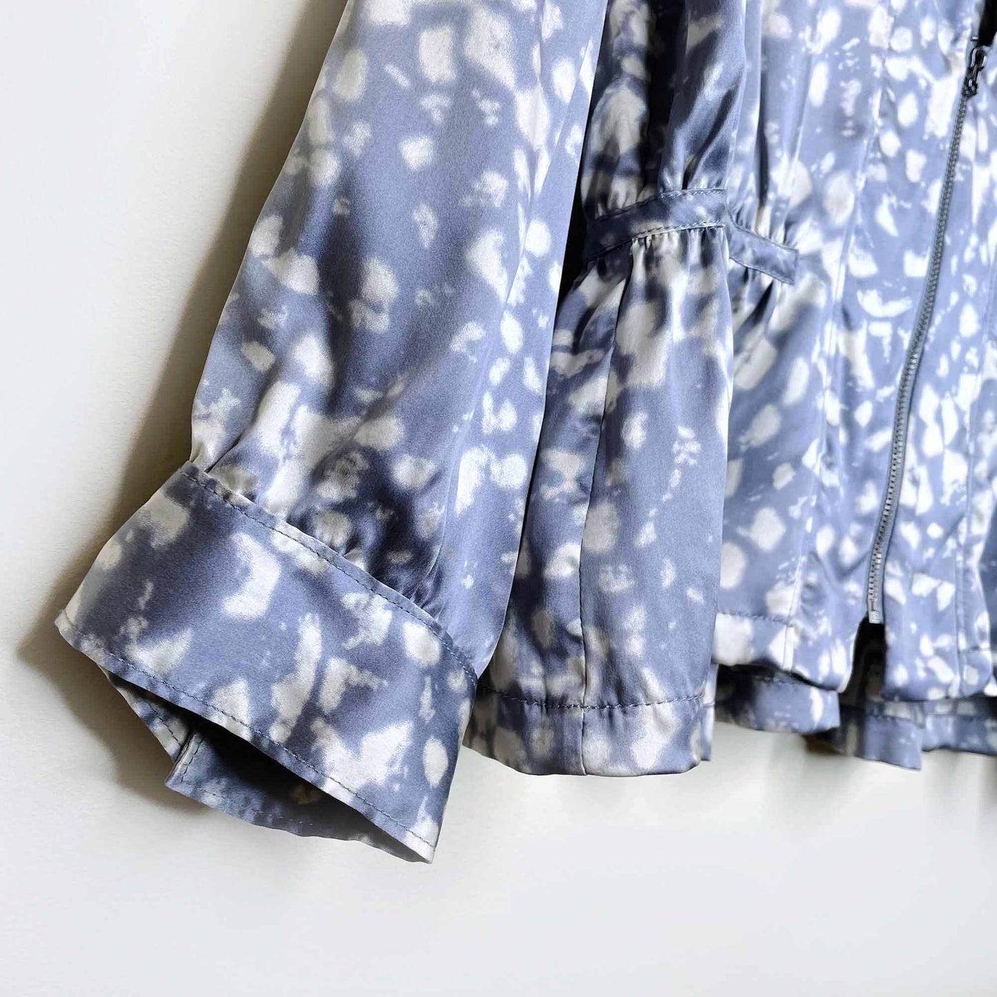 club monaco watercolour silk pleated jacket - size medium