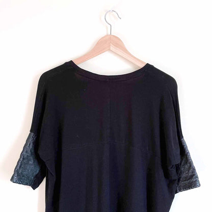 Club Monaco Regan tee with leather sleeve - size Small