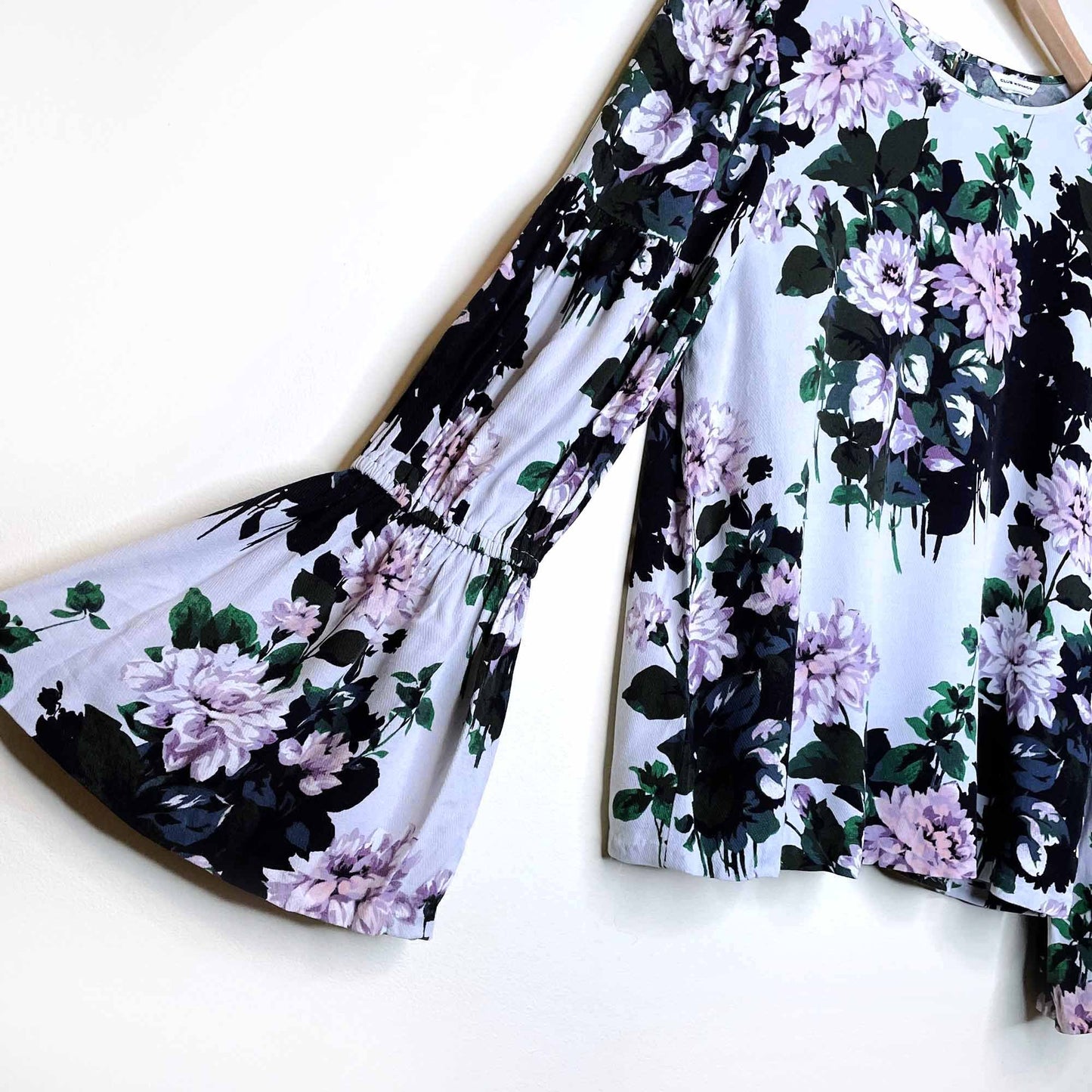 club monaco amund floral blouse with pleated bell sleeves - size small