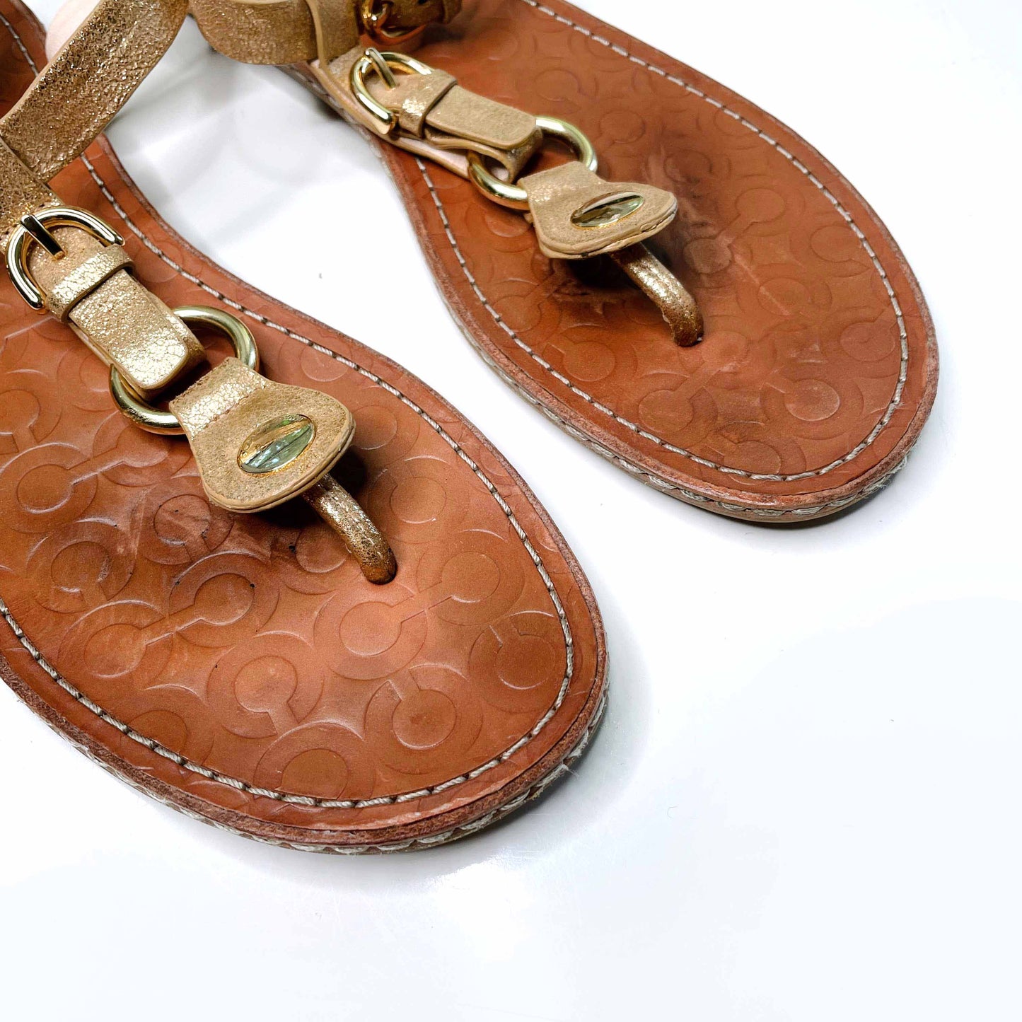 coach ruby leather metallic thong sandal - size 9