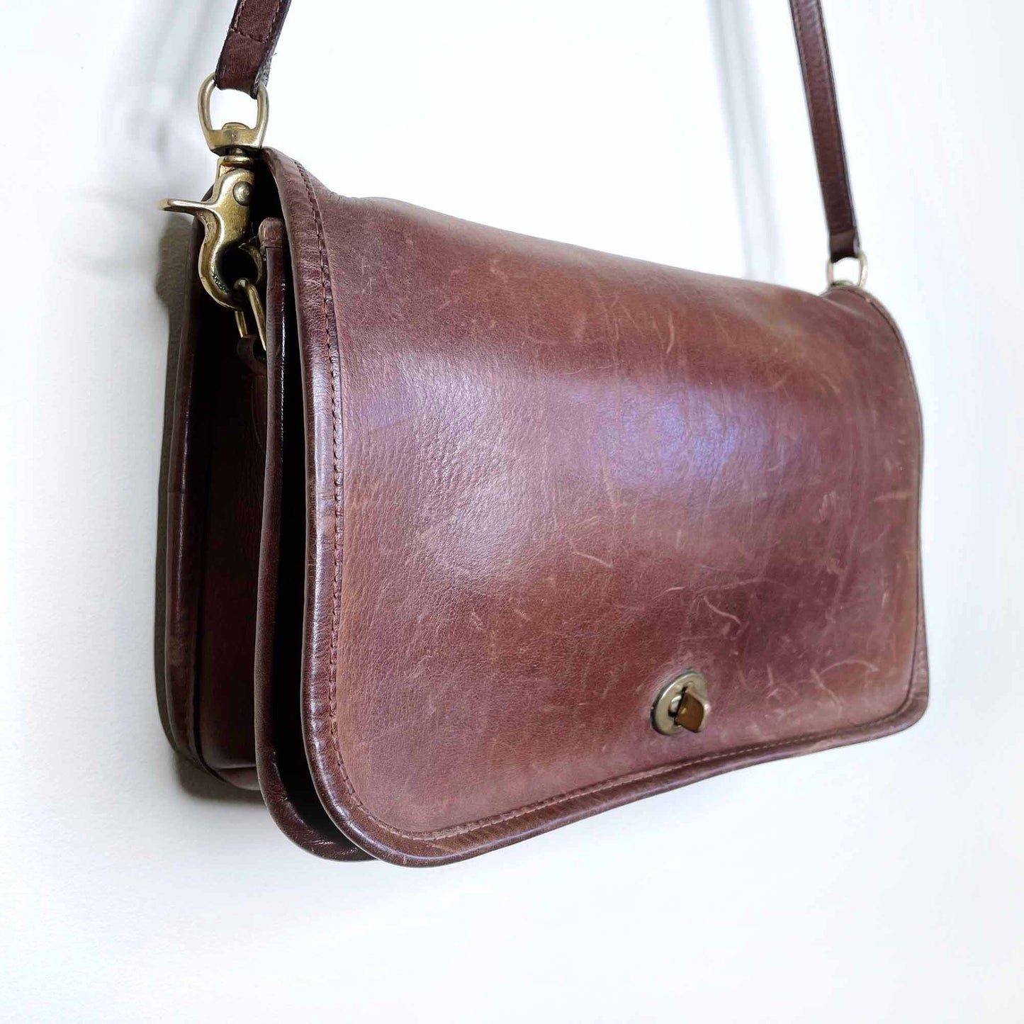 Vintage Coach brown turnlock shoulder bag