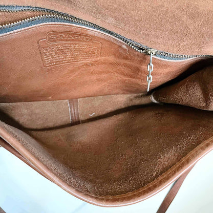 Vintage Coach brown turnlock shoulder bag