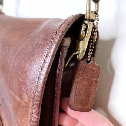 Vintage Coach brown turnlock shoulder bag