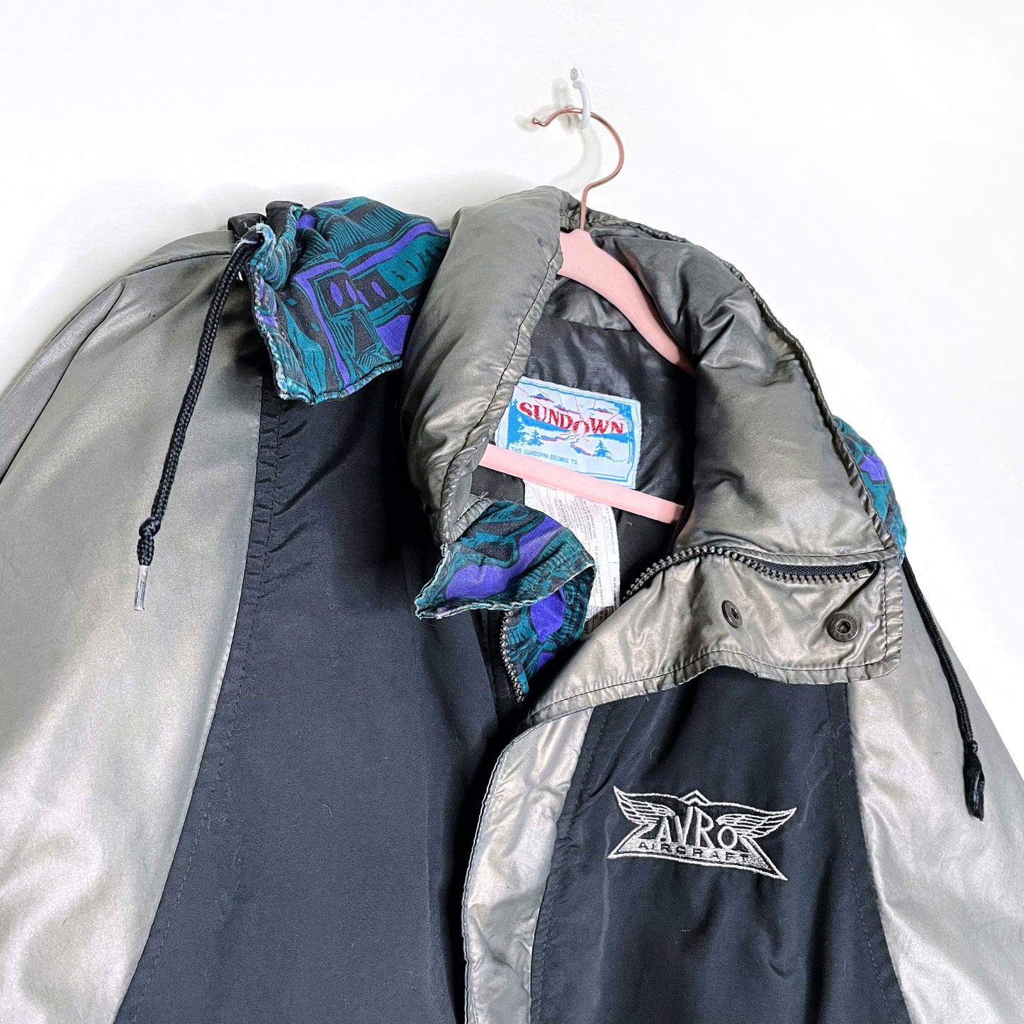 vintage sundown avro airplane puffer jacket - size medium