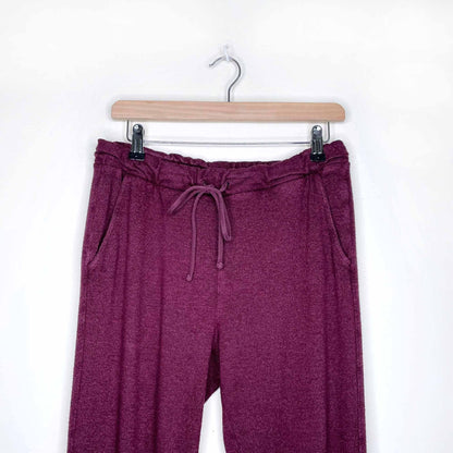 community lightweight slim high rise joggers - size small