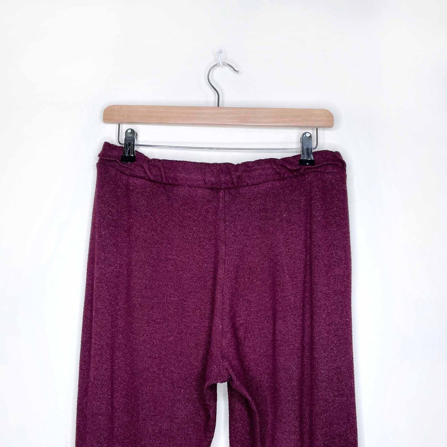 community lightweight slim high rise joggers - size small