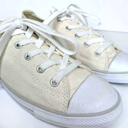 converse cream eyelet low top sneakers - size 9