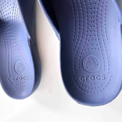 crocs classic flip flop thong sandal - size 8