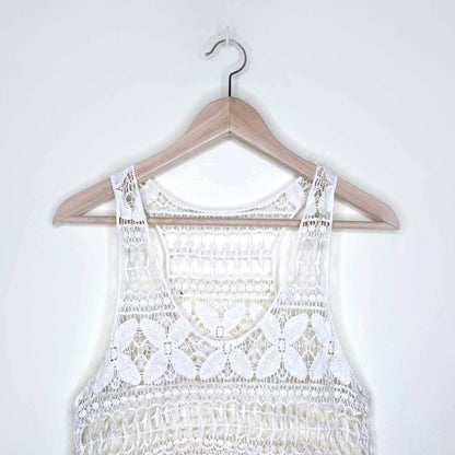 Vintage flower crochet tank top with fringe hem - size xs/s