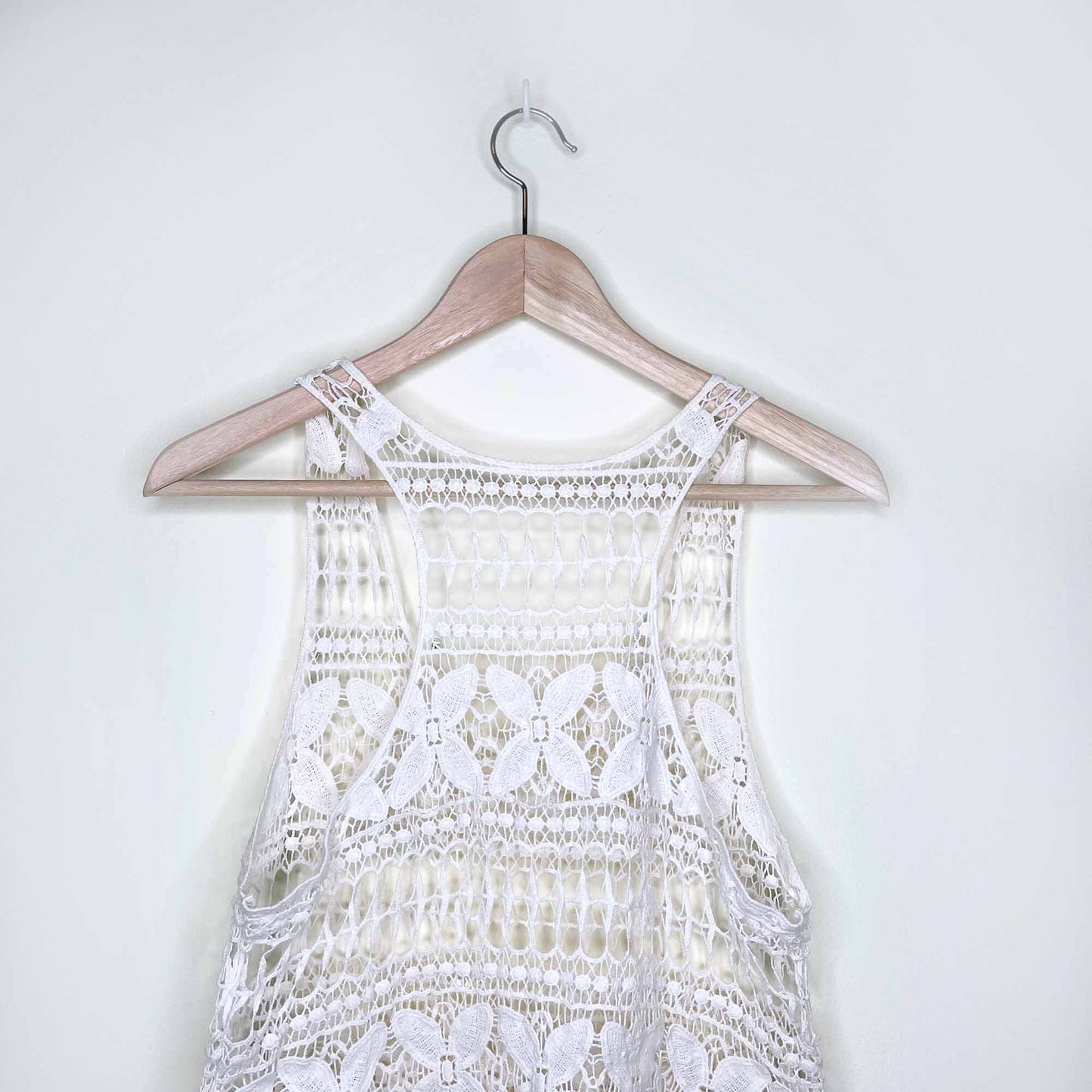 Vintage flower crochet tank top with fringe hem - size xs/s