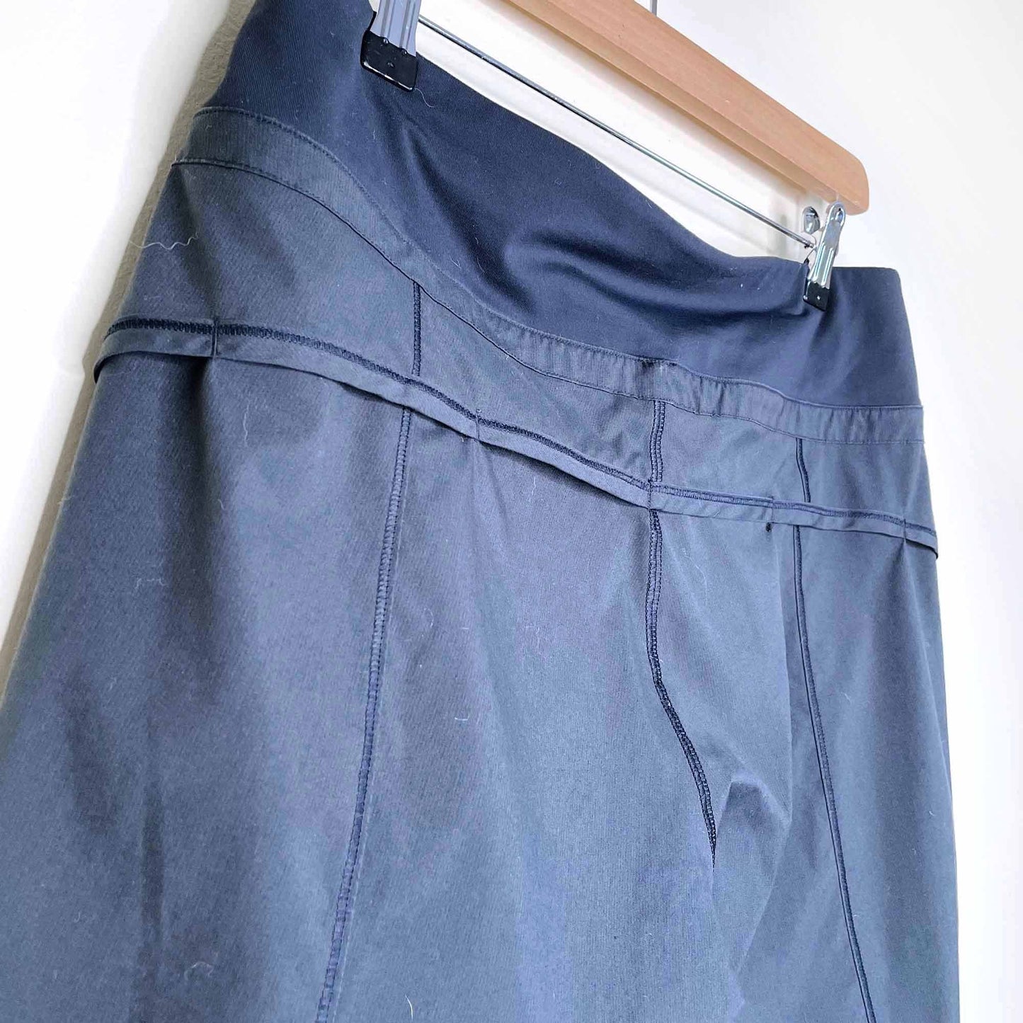 lululemon mid-rise studio crop pants - size 8