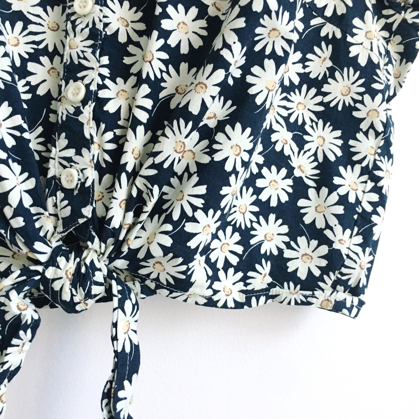 Vintage Daisy tie-front crop button down - size 3XL