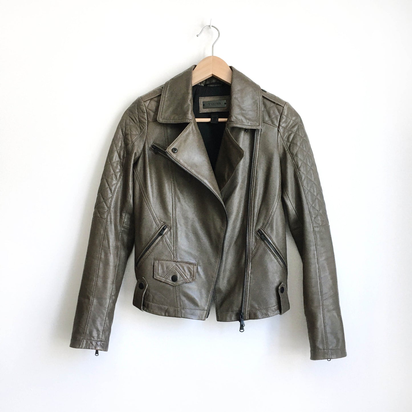 danier leather moto jacket with quilted shoulder - size xxxs