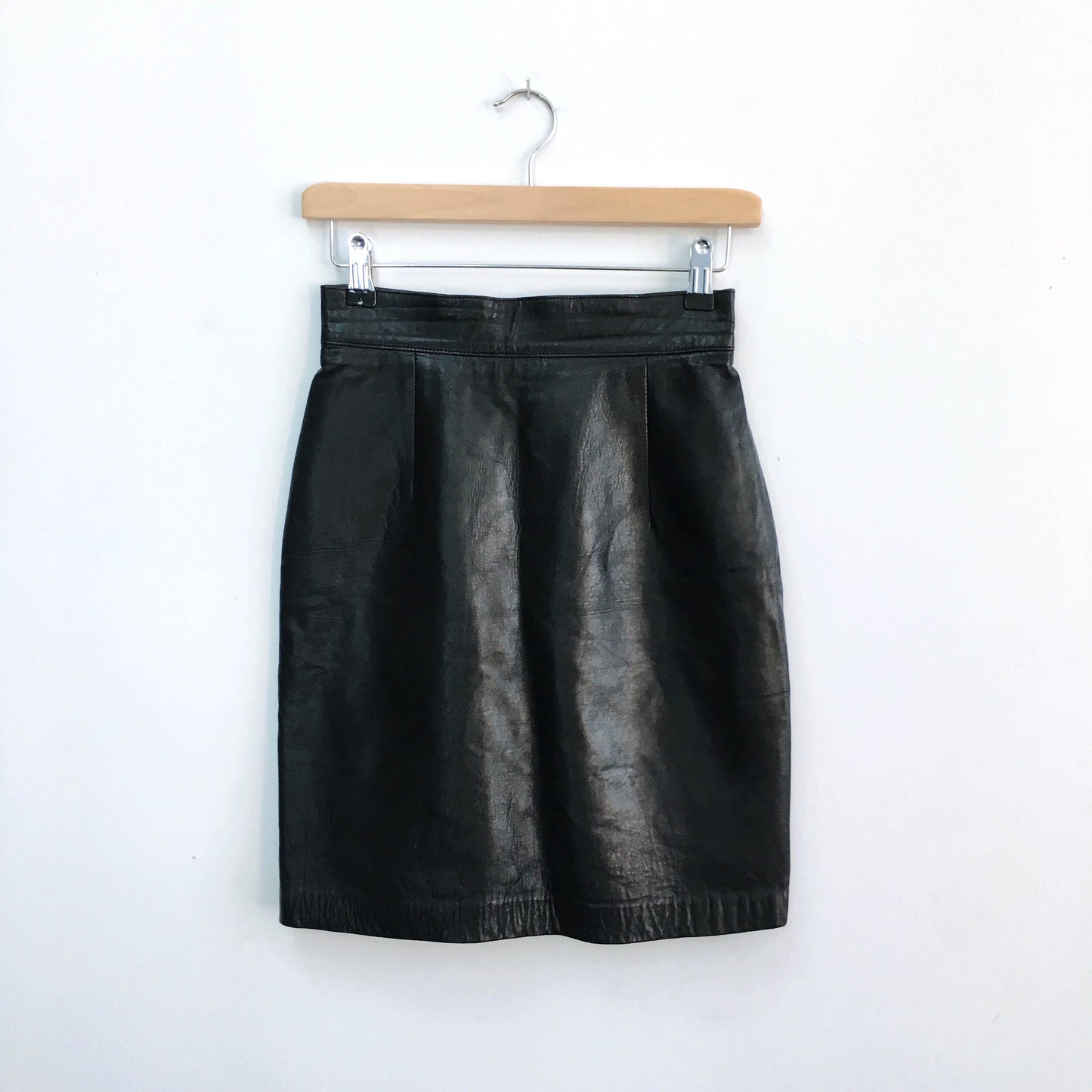 Danier Lambskin leather skirt - size 4