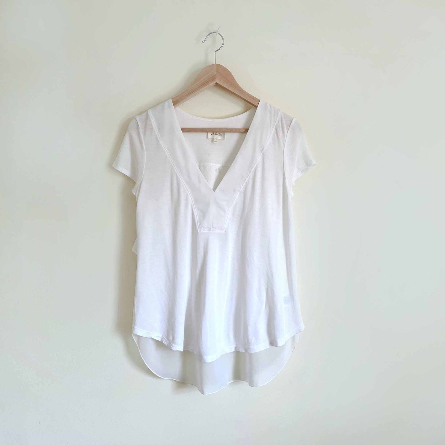 deletta v-neck back layered lace t-shirt - size Small