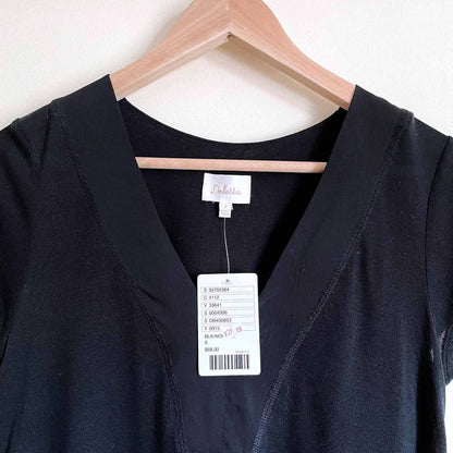 nwt Deletta v-neck back layered lace t-shirt - size Small