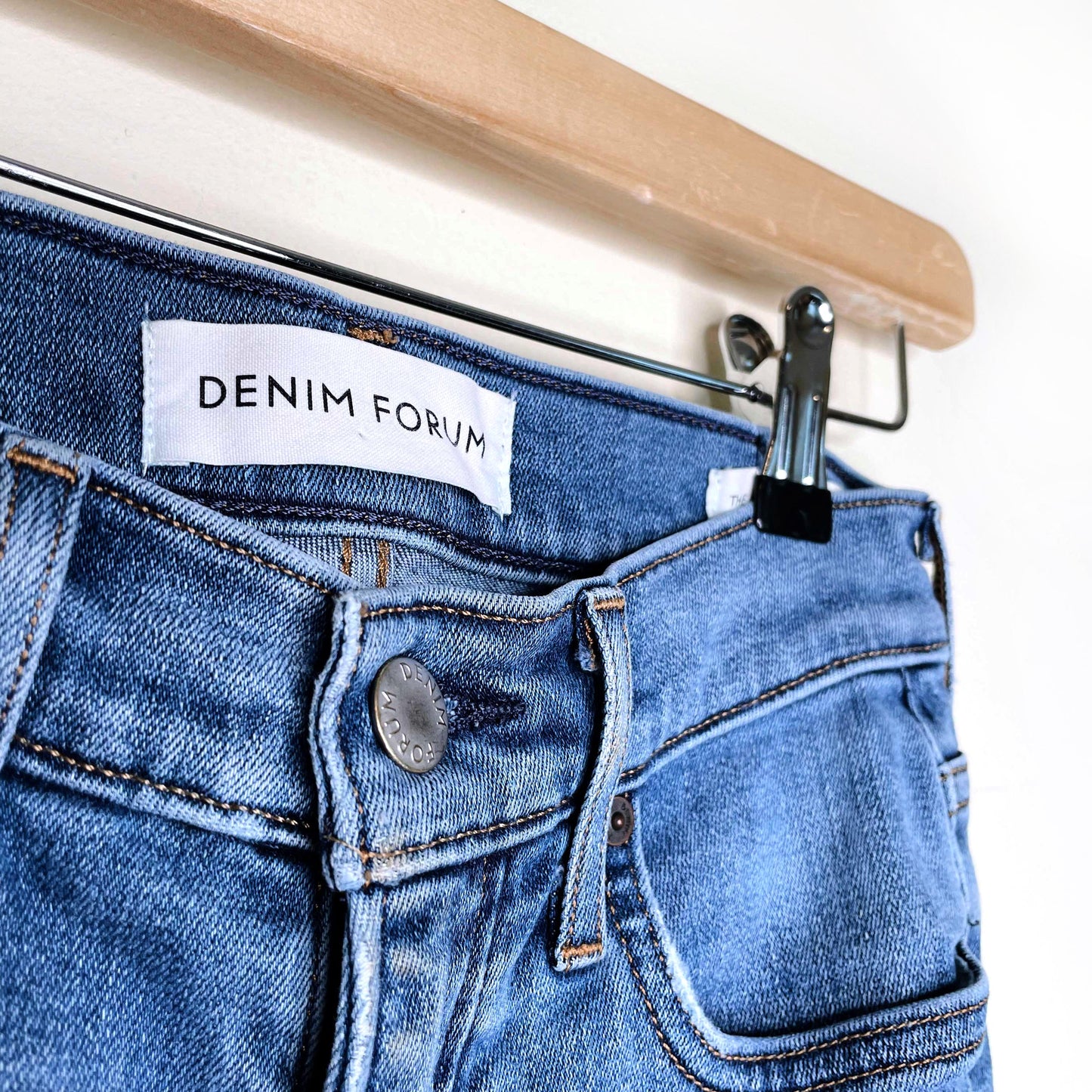 denim forum nico mid rise skinny crop raw hem - size 25