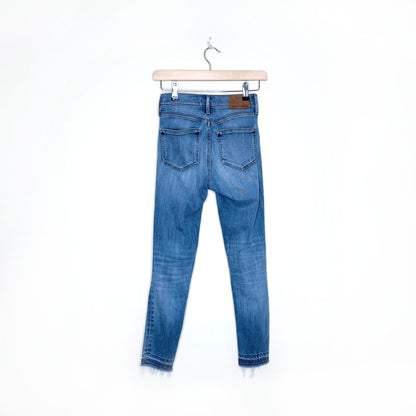 denim forum nico mid rise skinny crop raw hem - size 25
