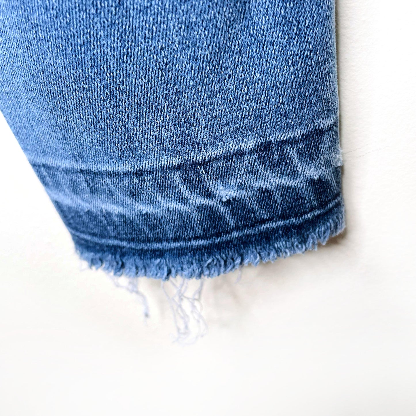 denim forum nico mid rise skinny crop raw hem - size 25