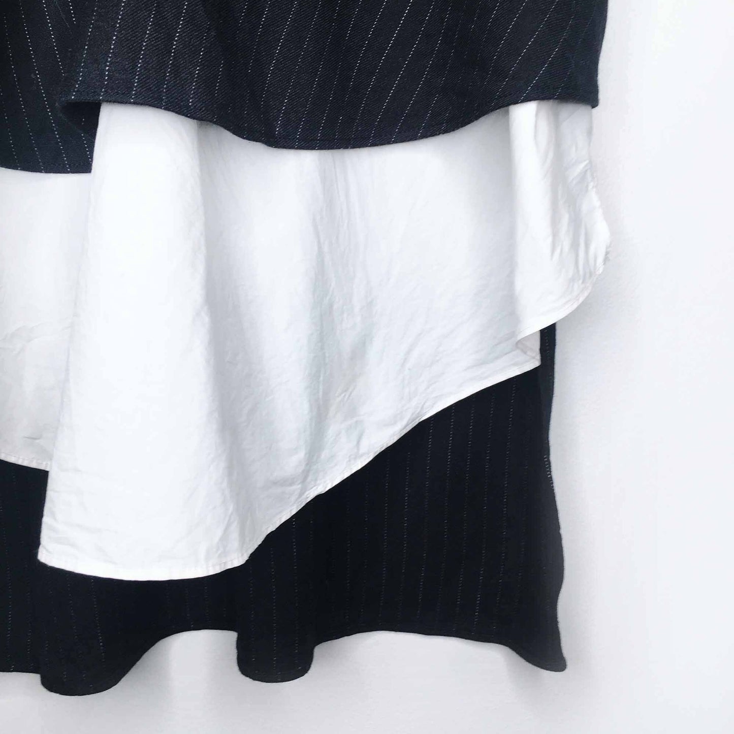 Derek Lam 10 Crosby v-neck tiered menswear top - size 0