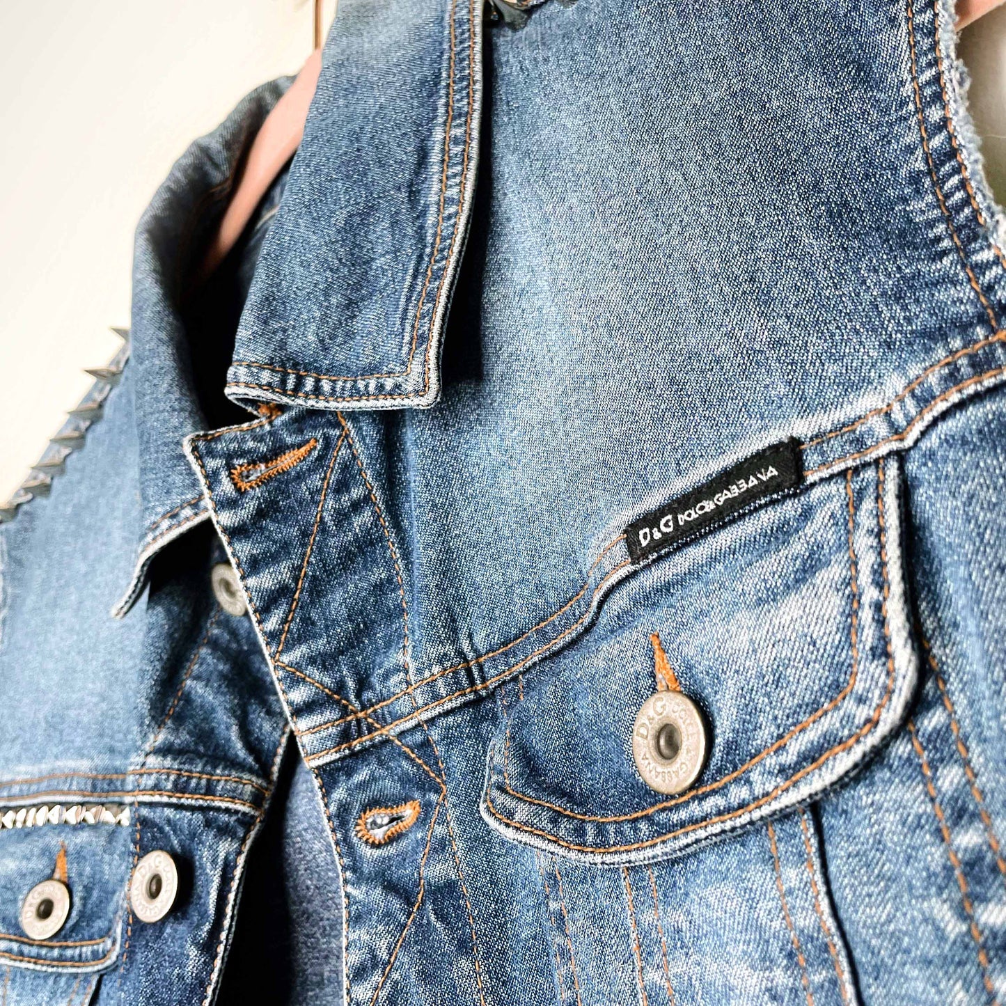 d&g denim vest with spike stud shoulders - size small