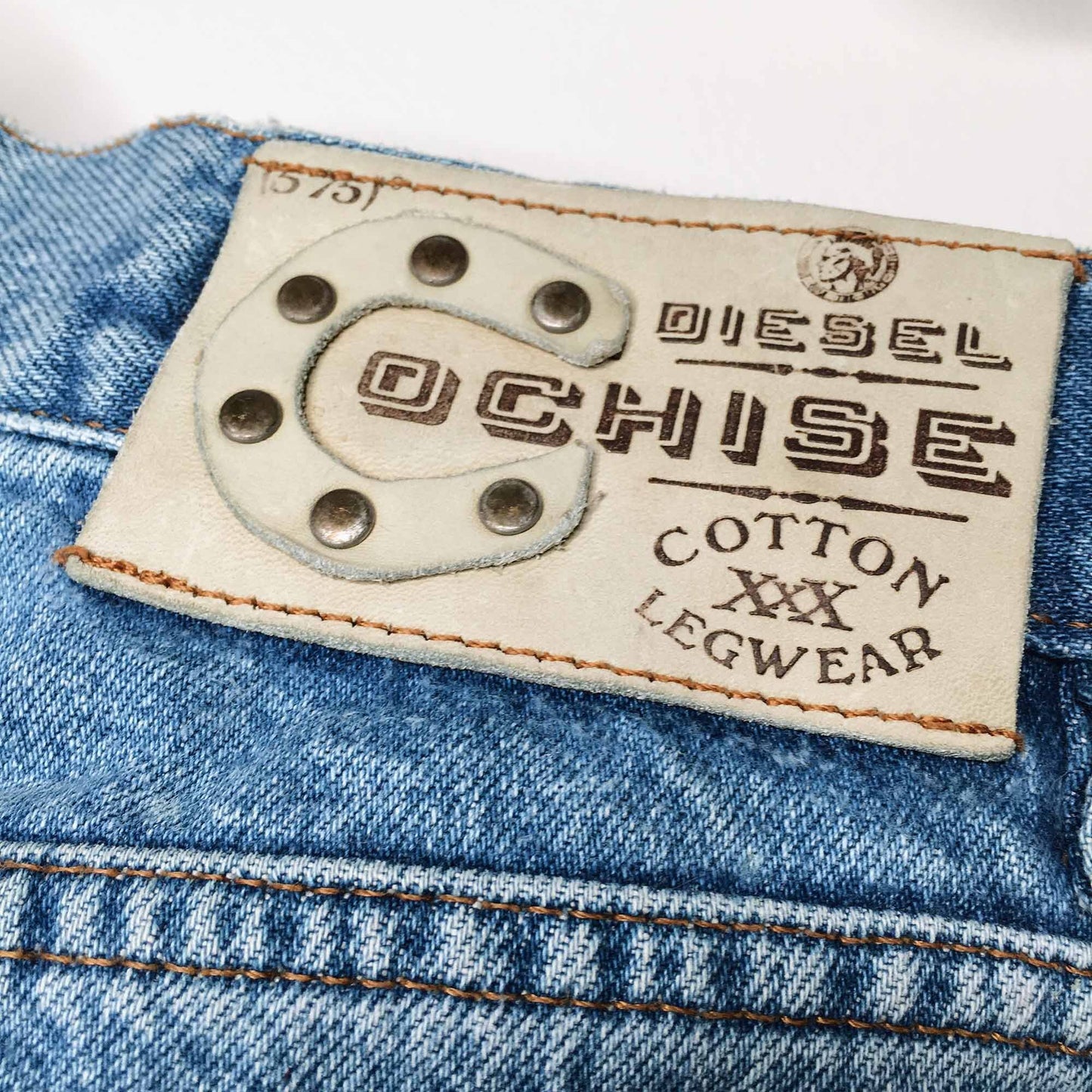 Vintage 90's Diesel 575 Cochise high rise button fly jeans - size 26