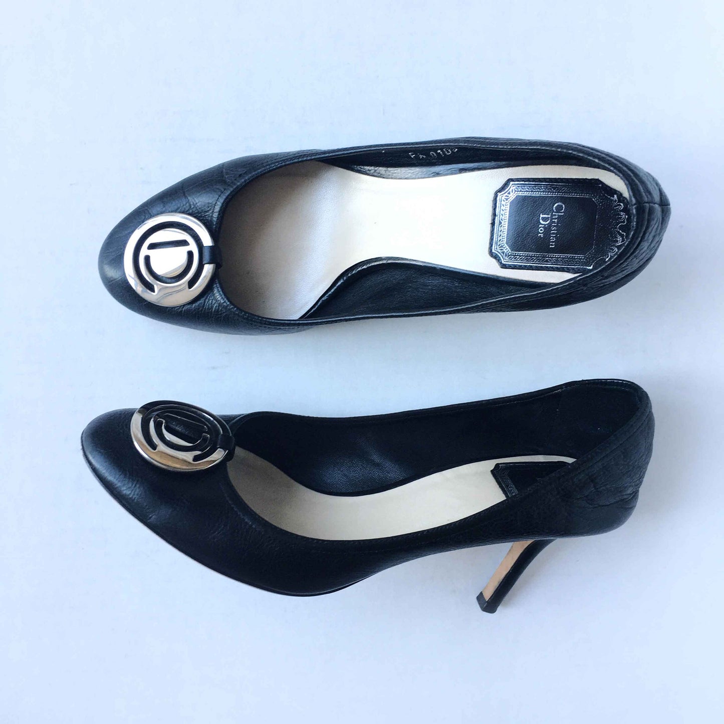 Christian Dior metal CD leather pump - size 38.5