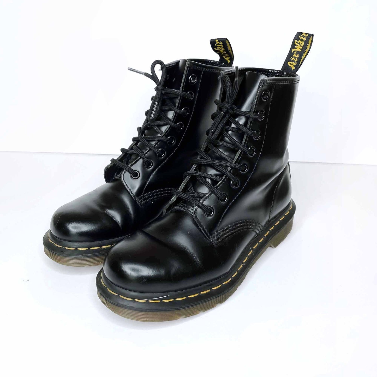 doc martens classic lace-up boots - the original - size 6