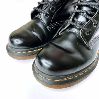 doc martens classic lace-up boots - the original - size 6