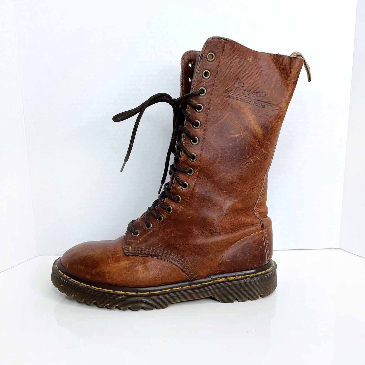 vintage 90's 14 eye original grunge doc martens brown boots - size 7 Men's