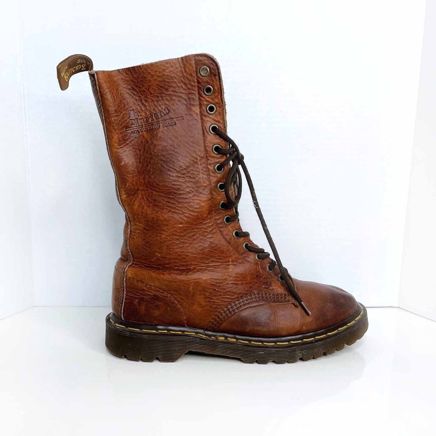 vintage 90's 14 eye original grunge doc martens brown boots - size 7 Men's