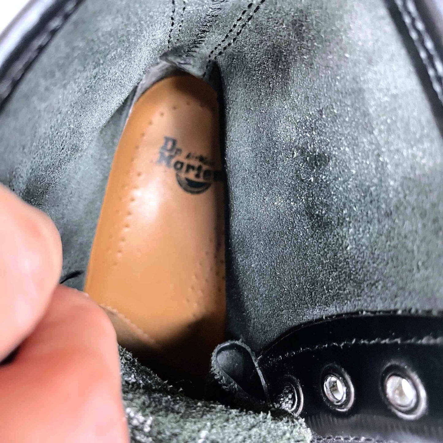 doc martens classic lace-up boots - the original - size 6