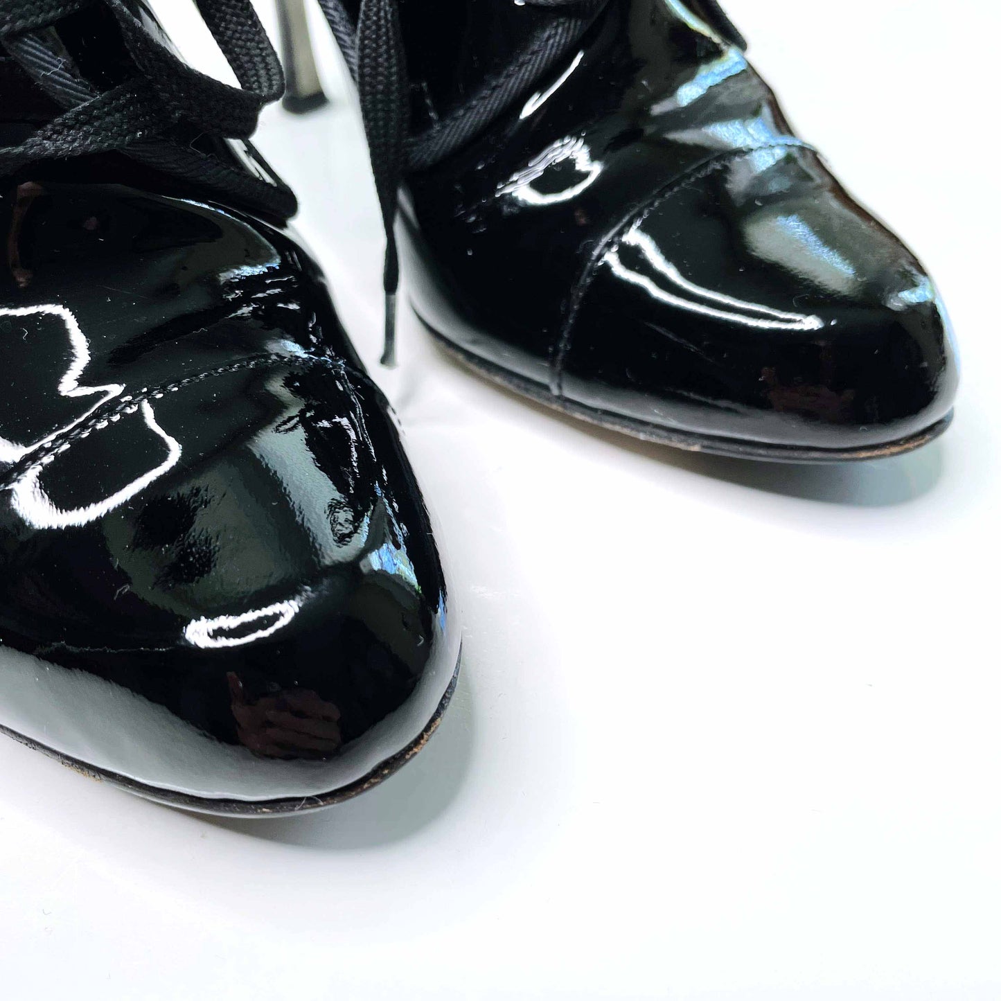 dolce & gabbana black patent baroque lace-up heels - size 37