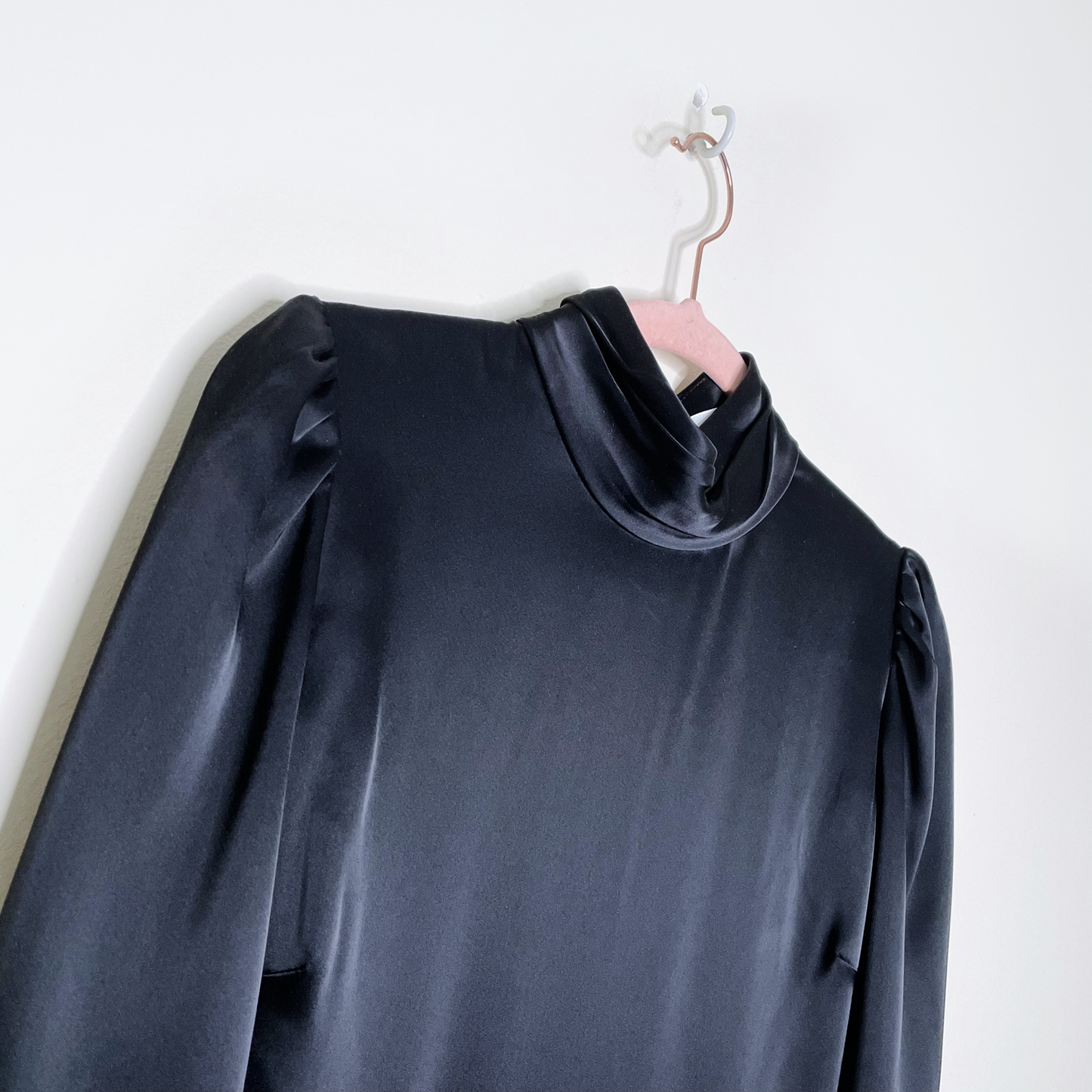 wilfred black satin baja long sleeve satin gown - size 4