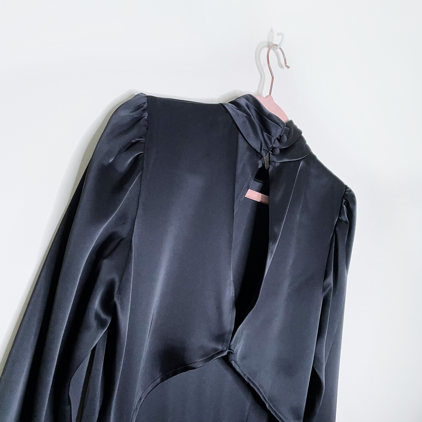 wilfred black satin baja long sleeve satin gown - size 4