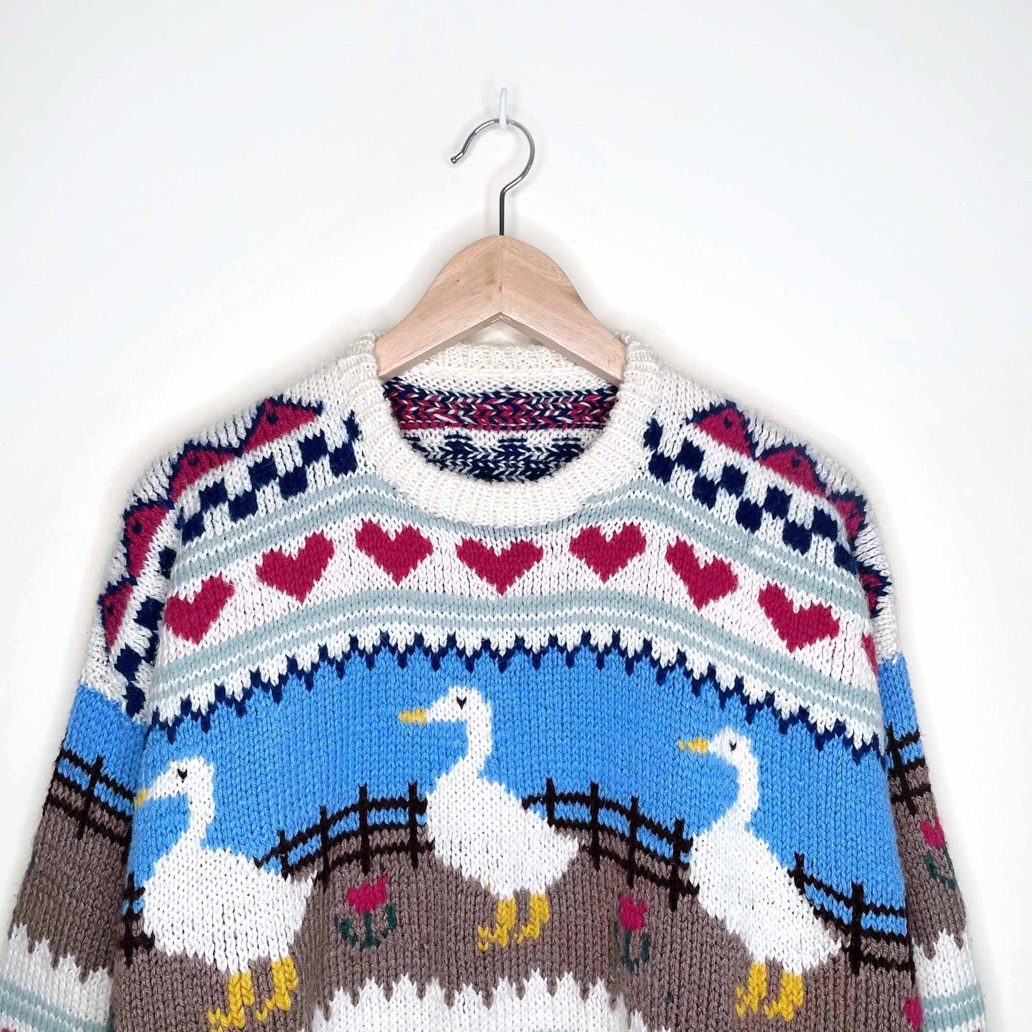 Vintage hand-knit ducks and hearts sweater - size M/L
