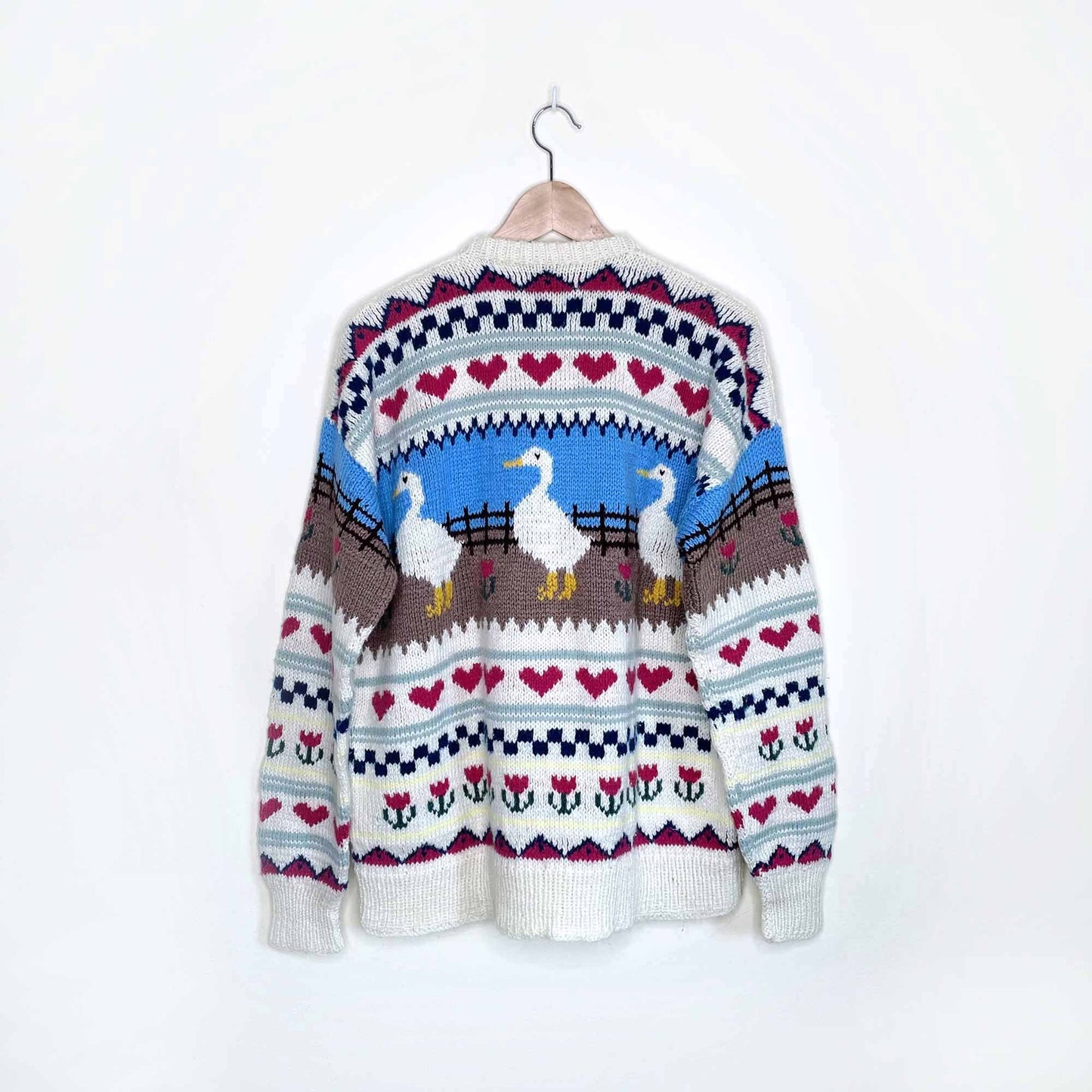Vintage hand-knit ducks and hearts sweater - size M/L