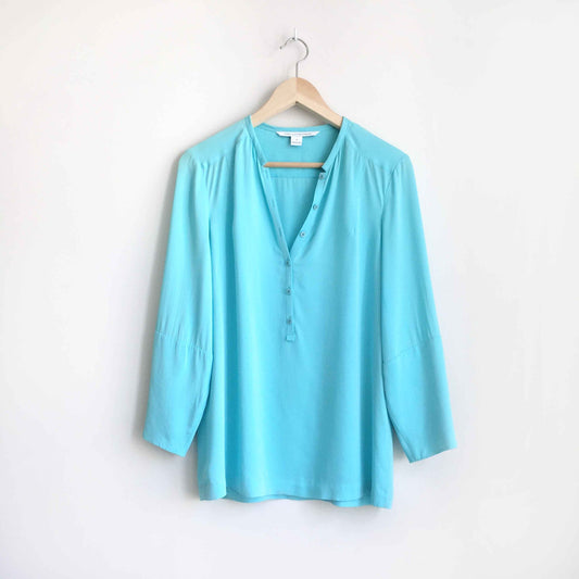 Diane von Furstenberg 1/2 button silk blouse - size 4