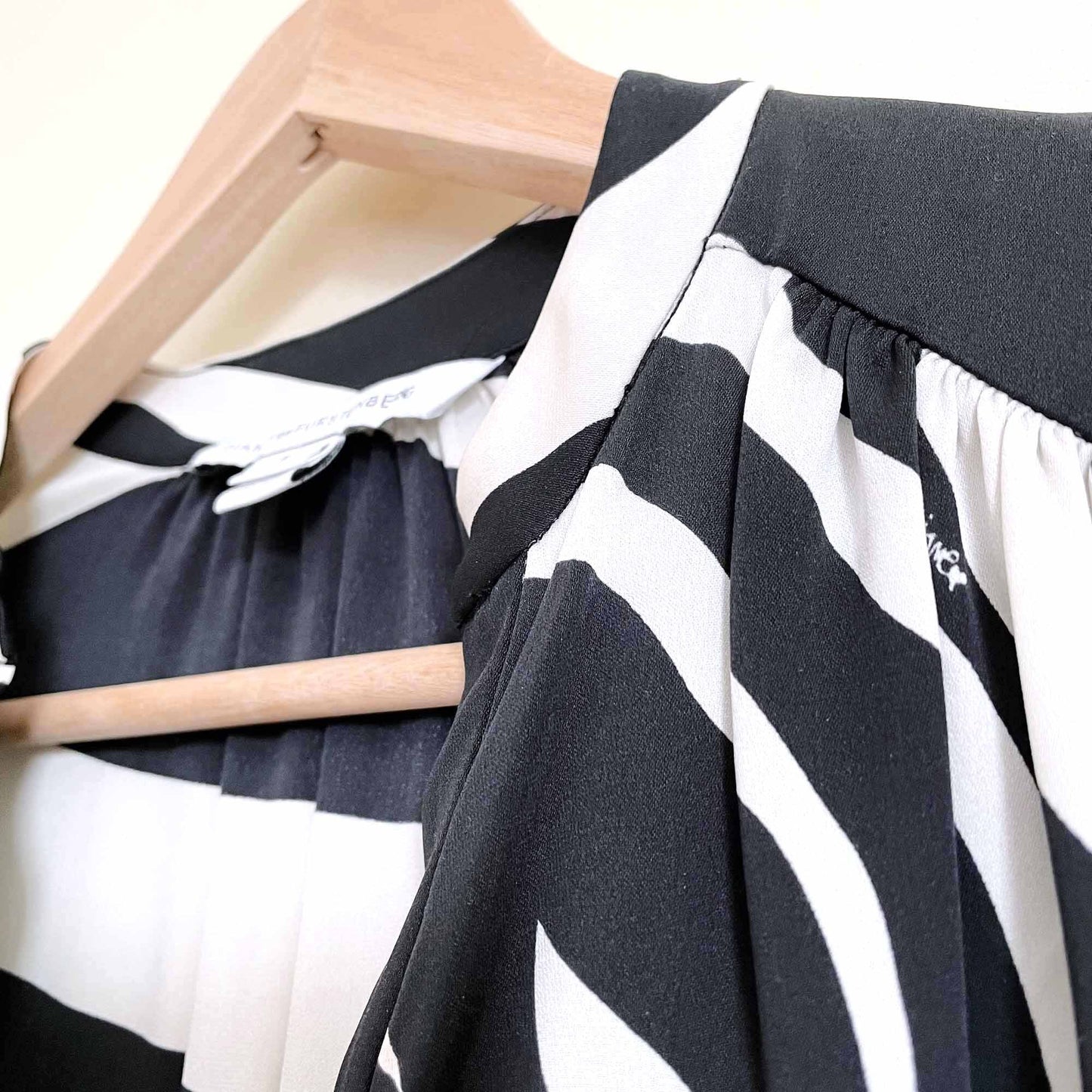 DVF Freya Zebra Stripe Stretch Silk Shirtdress - size 8