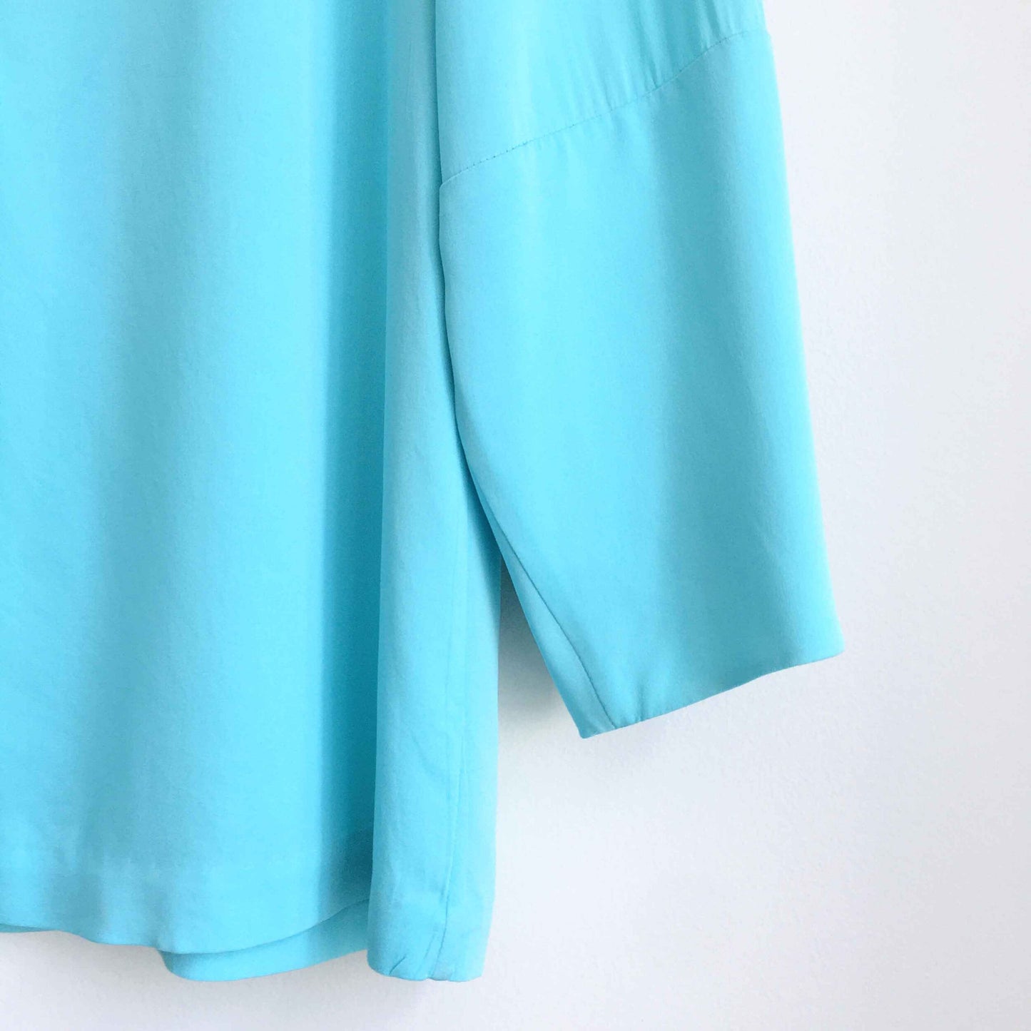 Diane von Furstenberg 1/2 button silk blouse - size 4