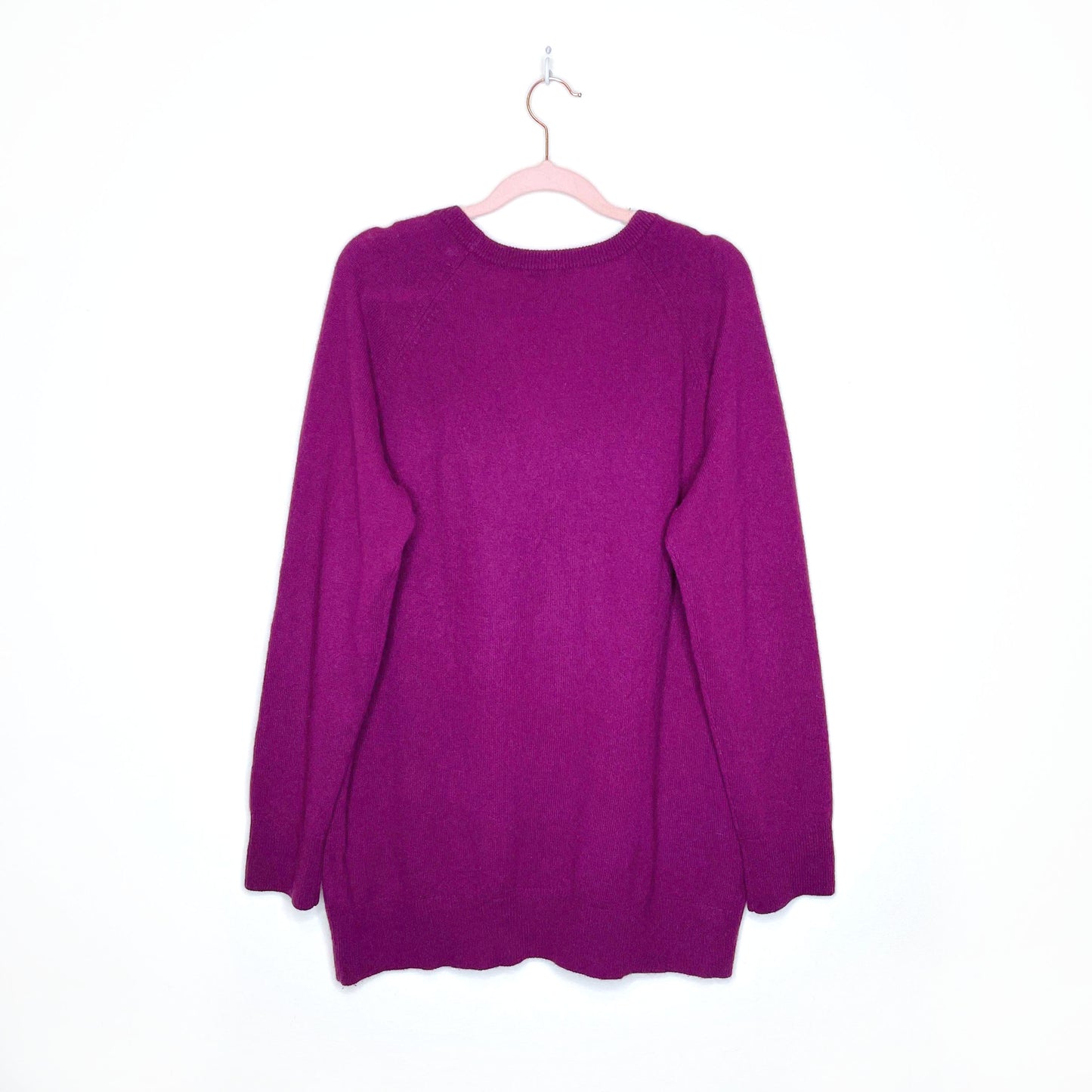 equipment femme 100% cashmere v-neck sweater - size large