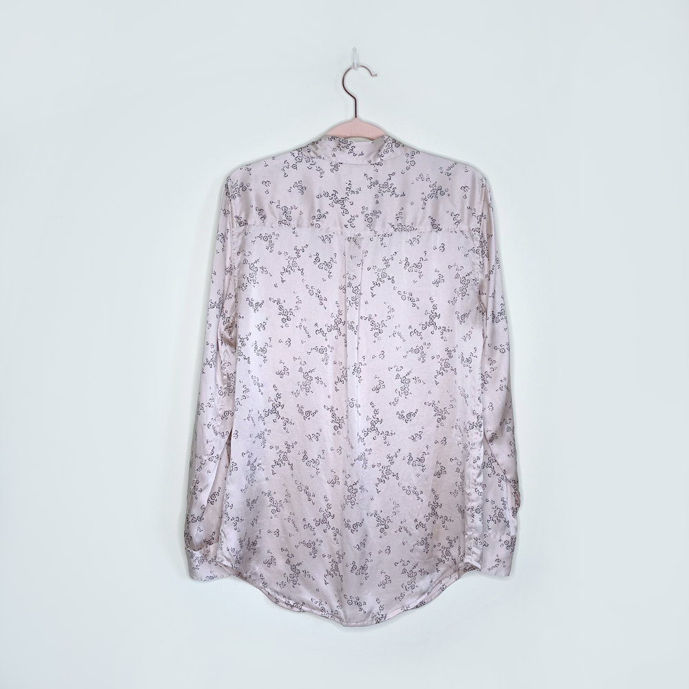 equipment femme signature silk satin shirt - size medium