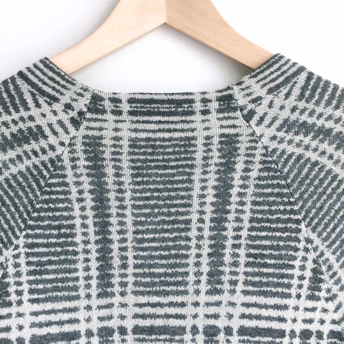 Eileen Fisher merino wool plaid raglan sweater - size Large