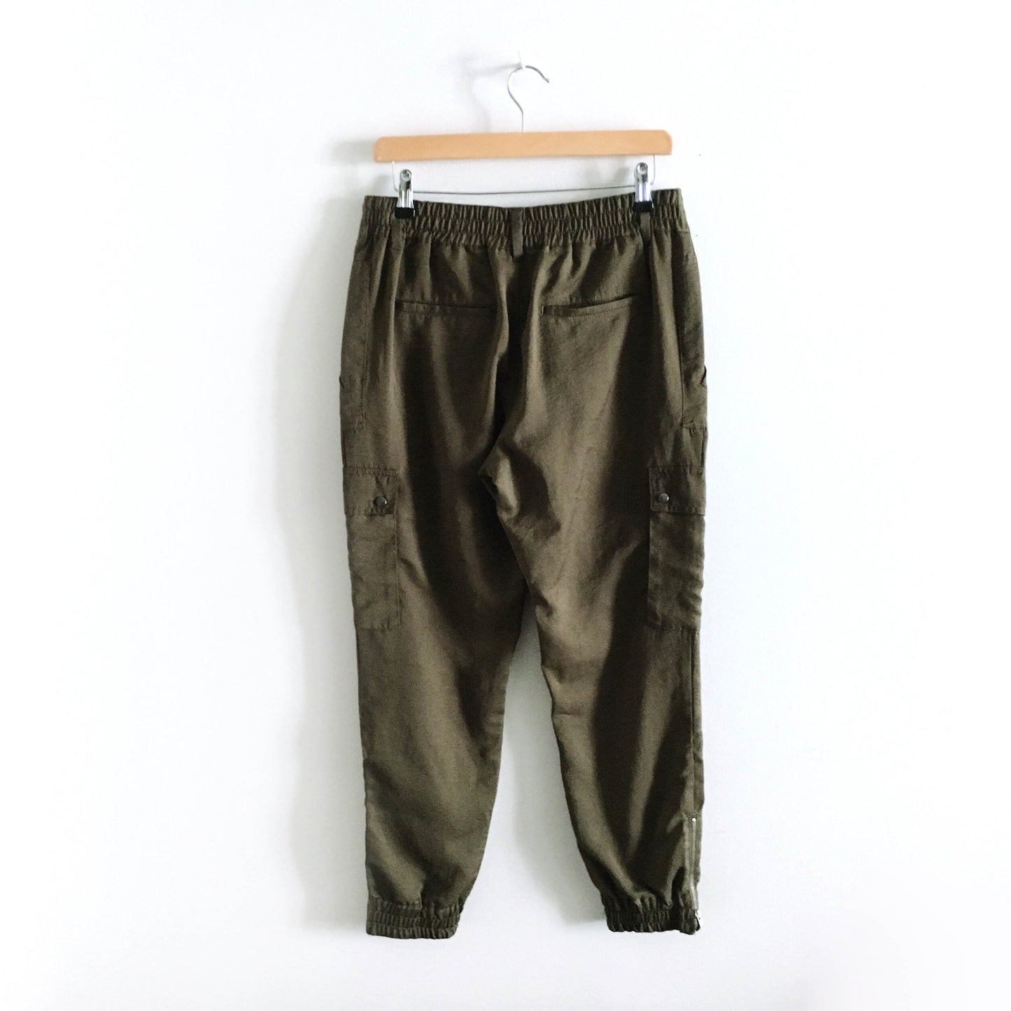 Elevenses Aubrey Satin Cargo Joggers - size 6