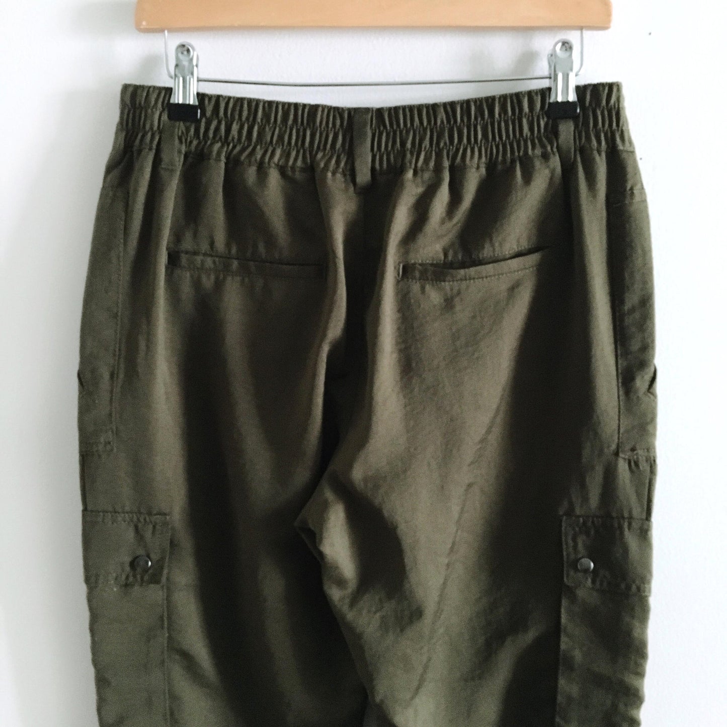 Elevenses Aubrey Satin Cargo Joggers - size 6