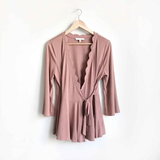 Er + Ali scallop wrap top - size Large