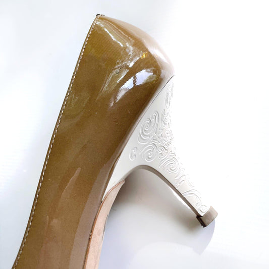 escada nude patent heel with white heel - size 38.5