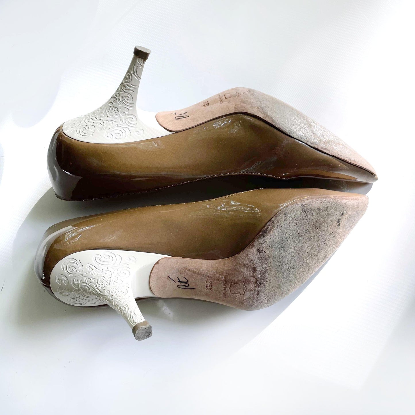 escada nude patent heel with white heel - size 38.5