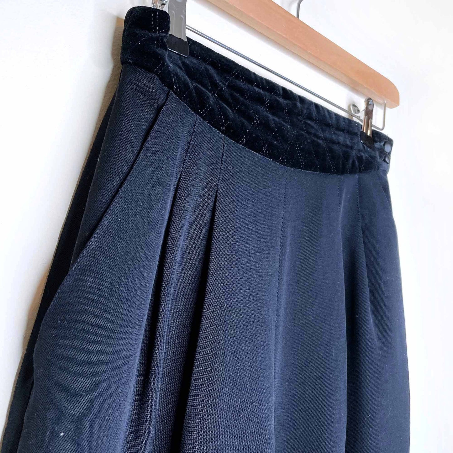 vintage escada black velvet waistband high rise tuxedo trousers - size 34